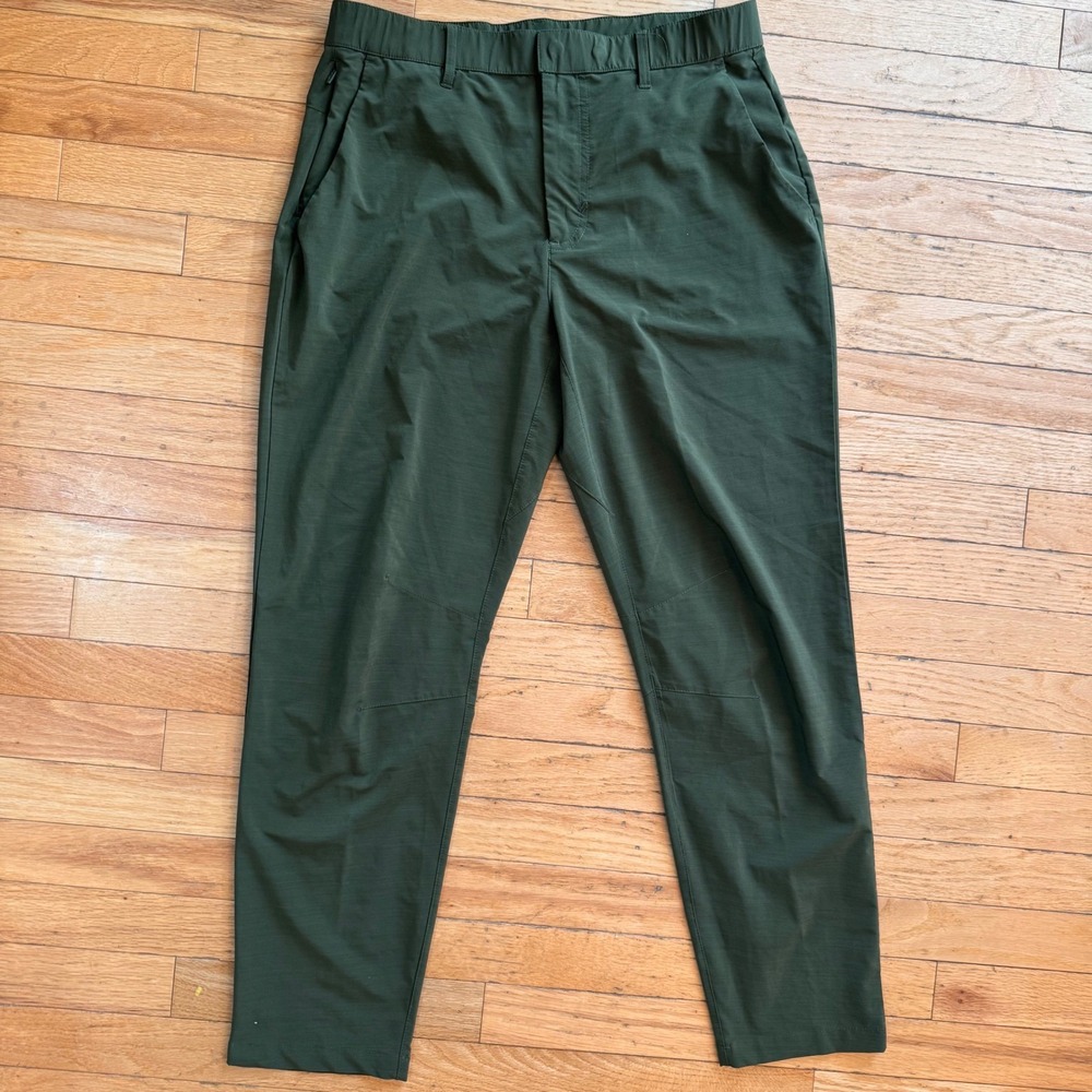 Fabletics Mens One Pant Dark Green Stretch Tapered Joggers Active Size M